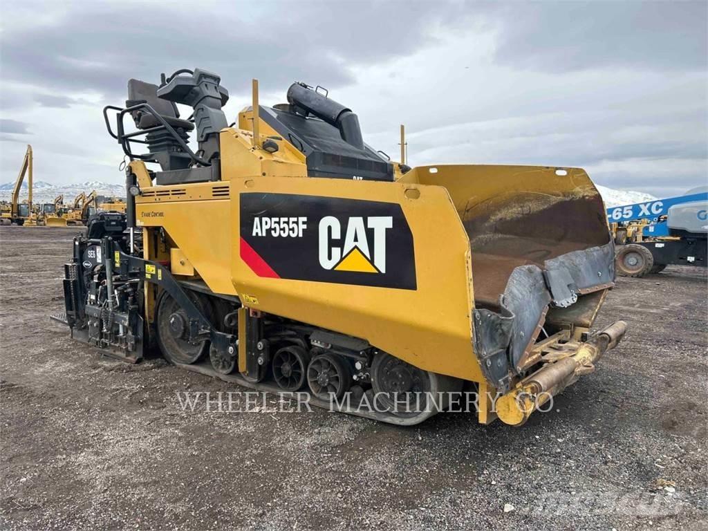 CAT AP555F Pavimentadoras de asfalto