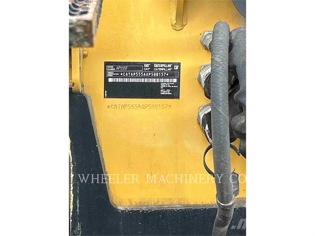 CAT AP555F Pavimentadoras de asfalto