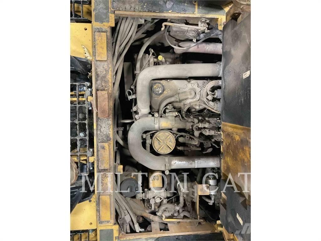 CAT AP555F Pavimentadoras de asfalto