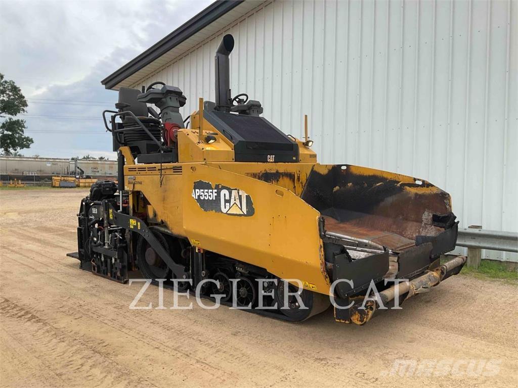 CAT AP555F Pavimentadoras de asfalto
