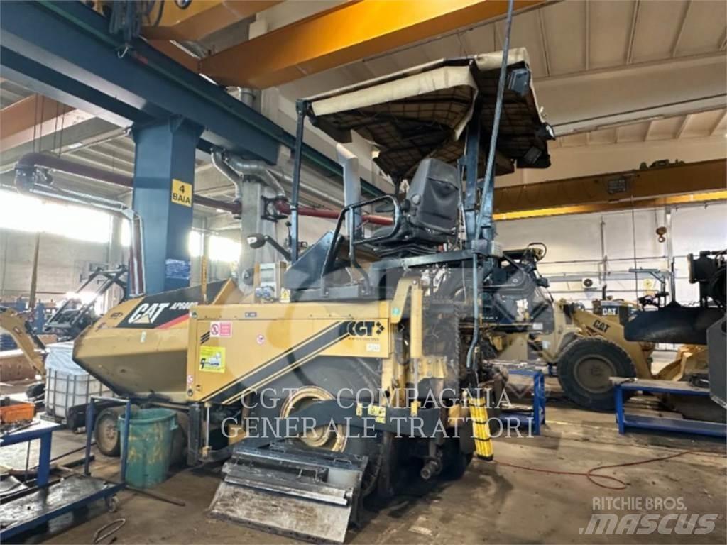 CAT AP600D Pavimentadoras de asfalto