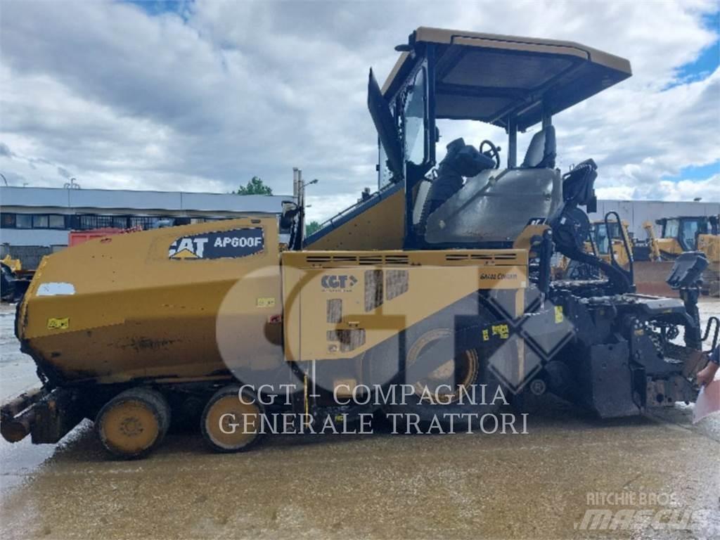 CAT AP600F Pavimentadoras de asfalto