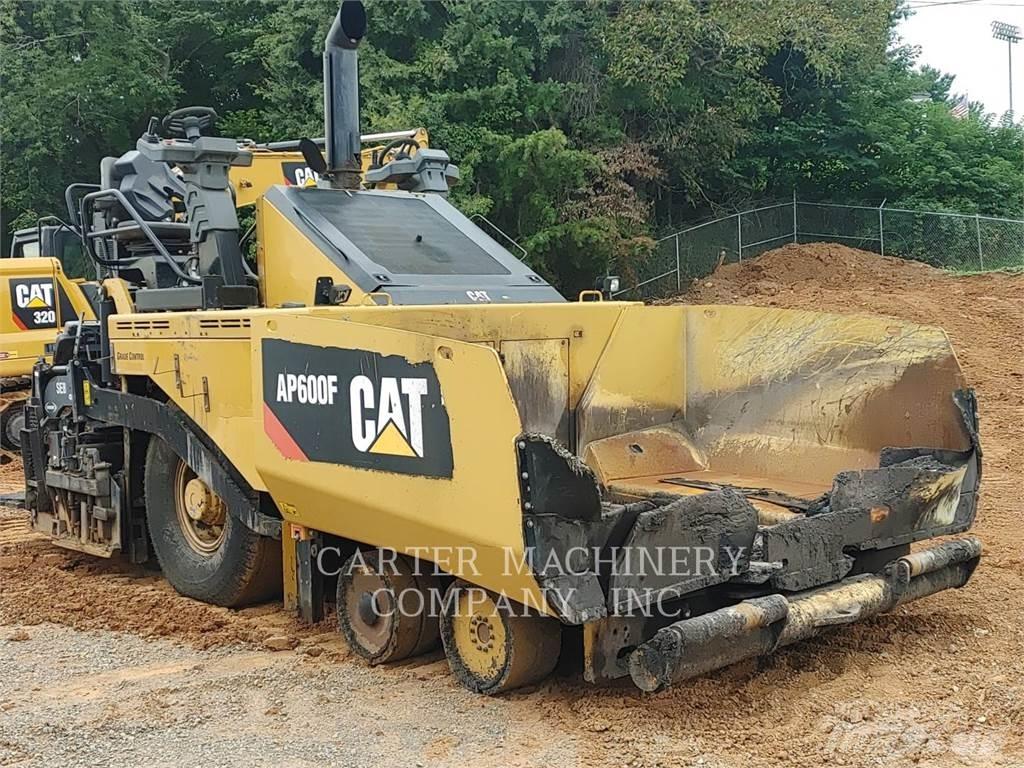 CAT AP600F Pavimentadoras de asfalto