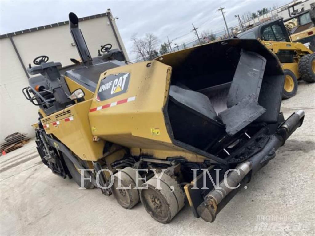 CAT AP600F Pavimentadoras de asfalto