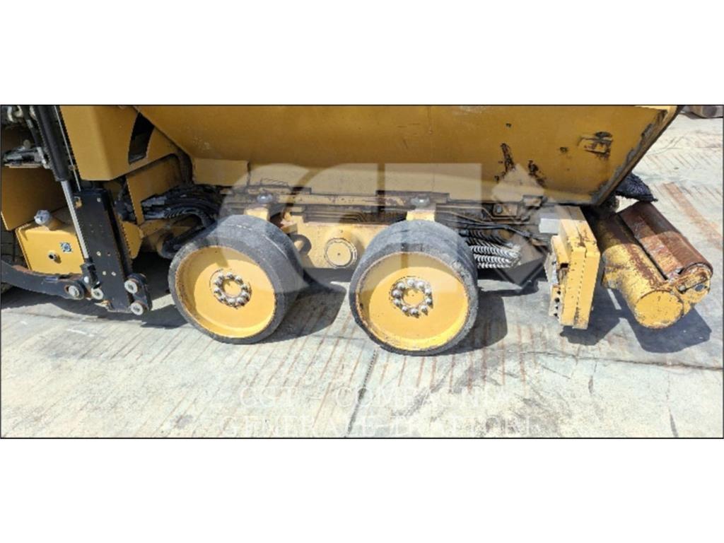 CAT AP600F Pavimentadoras de asfalto