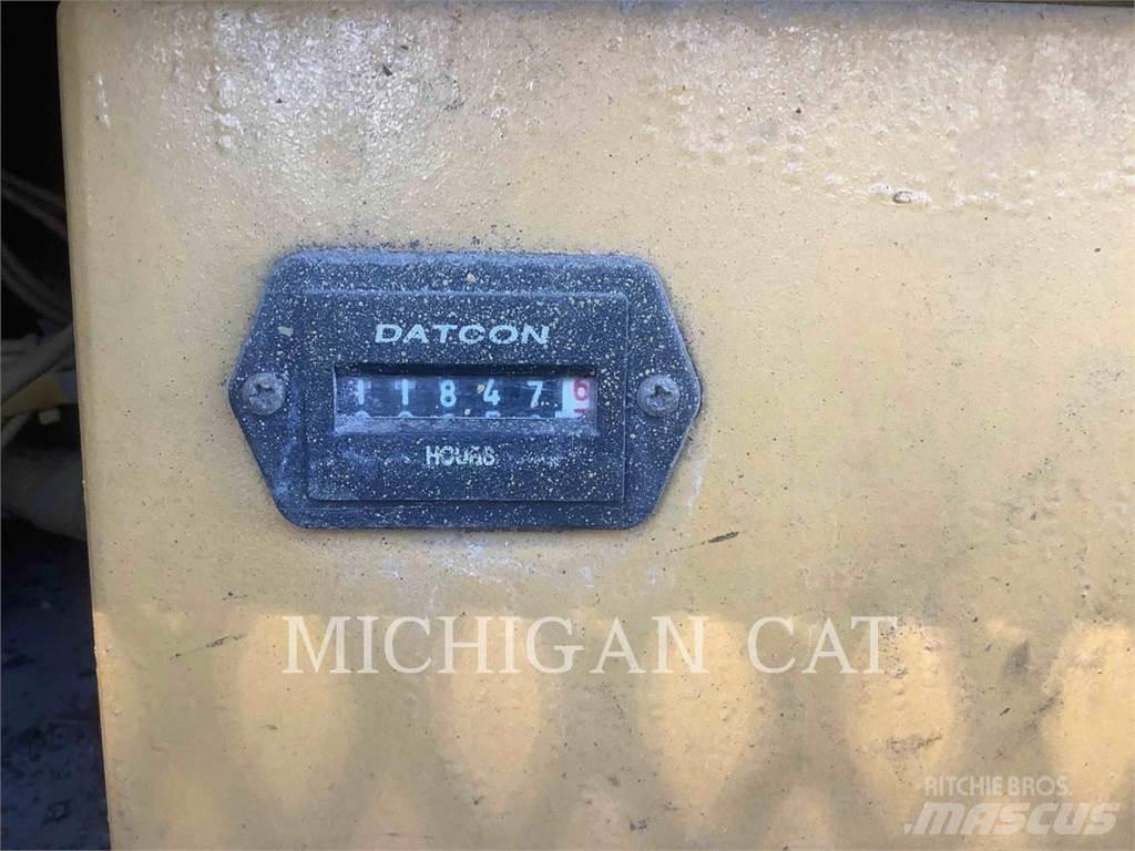 CAT AP650B Pavimentadoras de asfalto