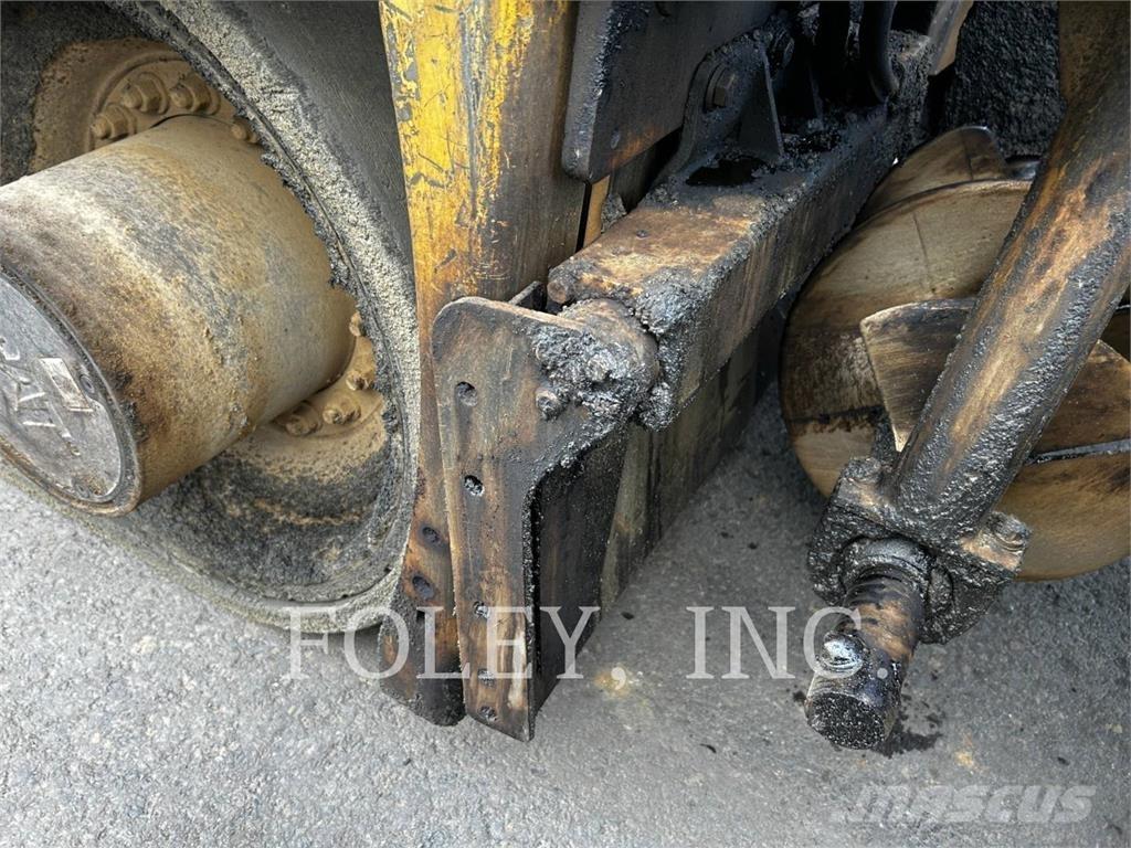 CAT AP655F Pavimentadoras de asfalto