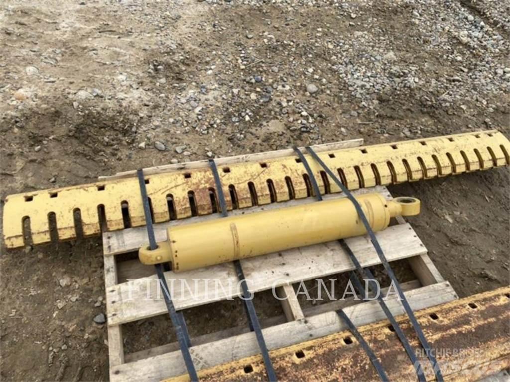 CAT ATTACHMENTS 14M Lançadores de neve