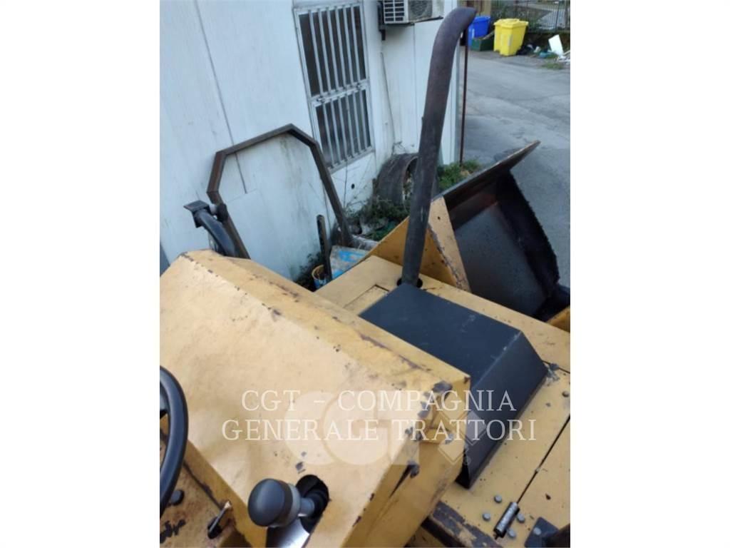 CAT BB730 Pavimentadoras de asfalto
