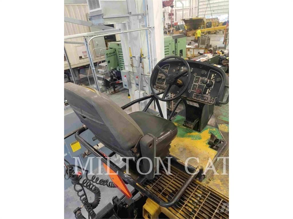 CAT BG-2455D Pavimentadoras de asfalto