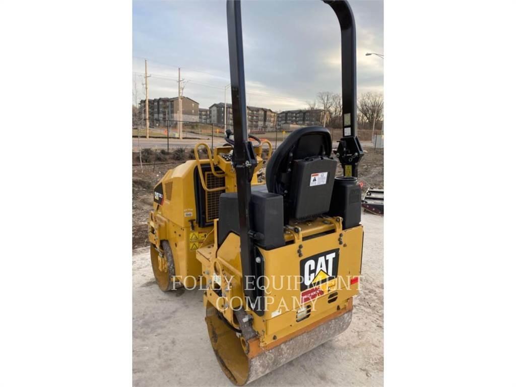 CAT CB1.7-03 Compactadores para terra