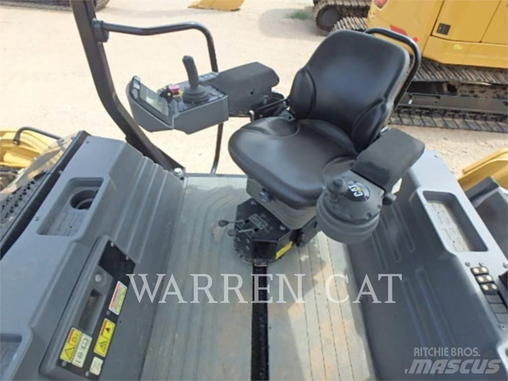 CAT CB13 Pavimentadoras de asfalto