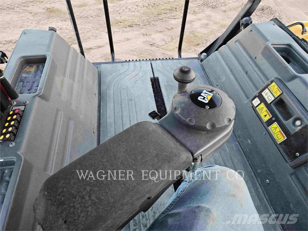 CAT CB16 Pavimentadoras de asfalto