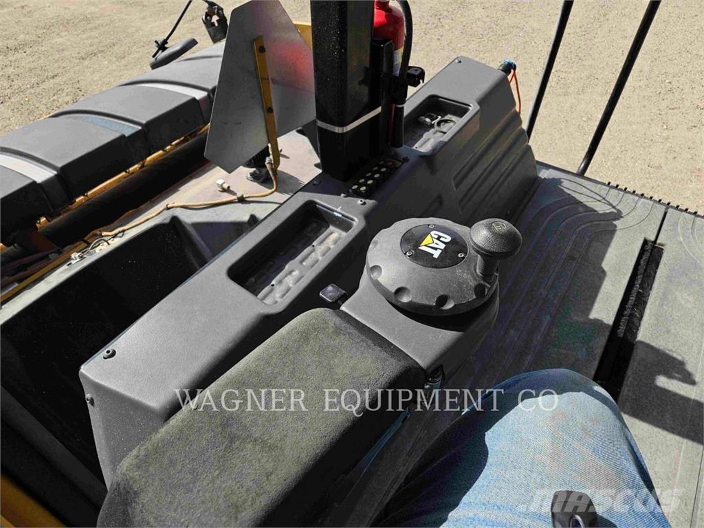 CAT CB16 Pavimentadoras de asfalto