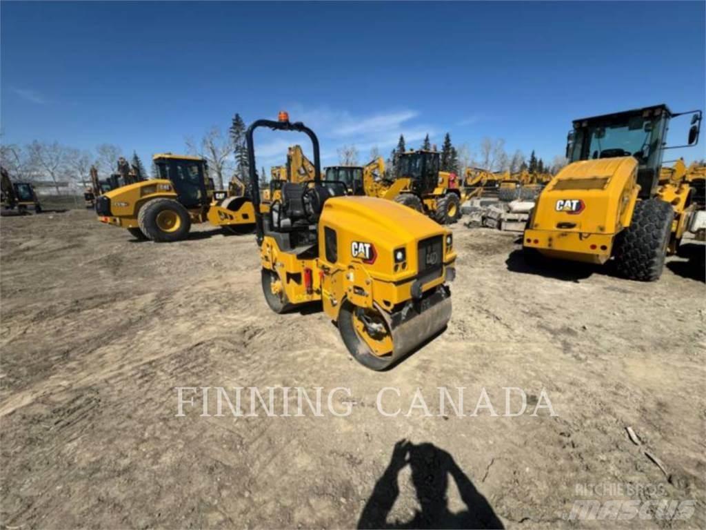 CAT CB2.5-03 Compactadores para terra