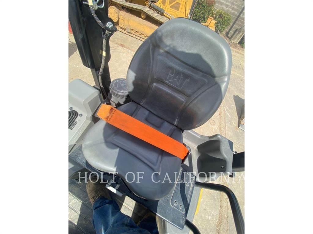 CAT CB2.5 GC Compactadores para terra