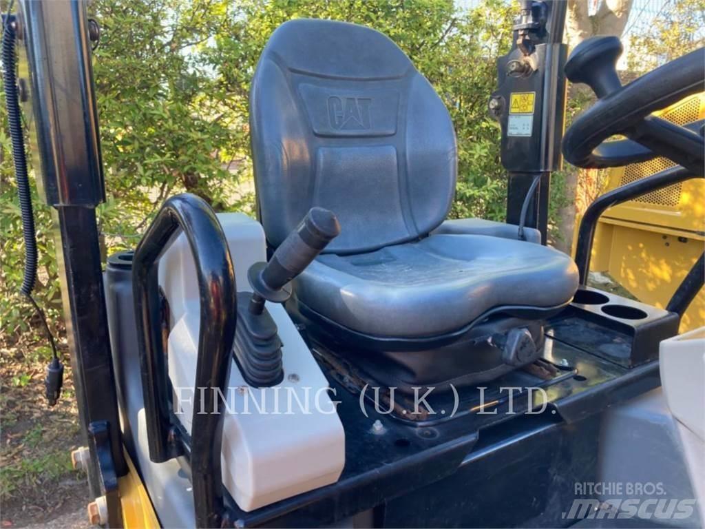 CAT CB2.7 Compactadores para terra
