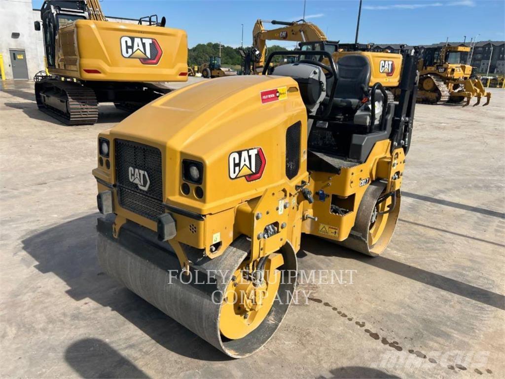 CAT CB2.7-03 Compactadores para terra