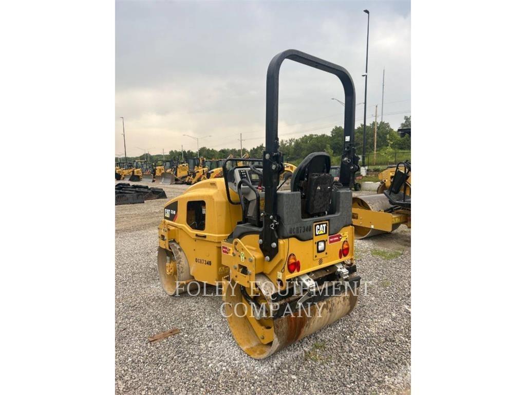 CAT CB24B Compactadores para terra