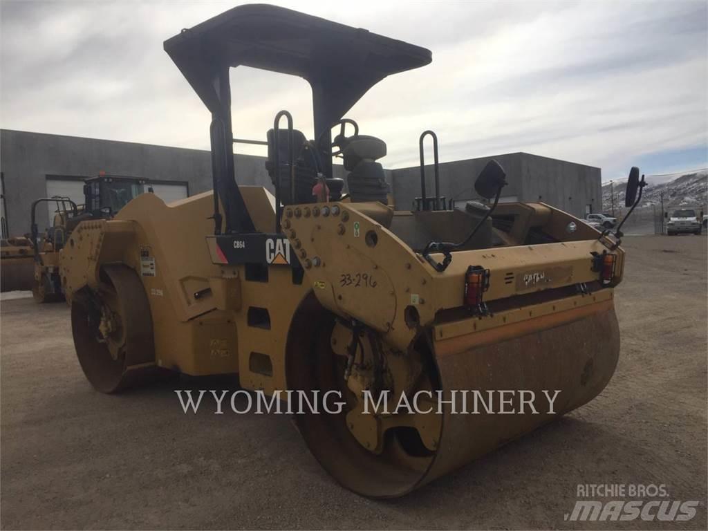 CAT CB64 Compactadores para terra