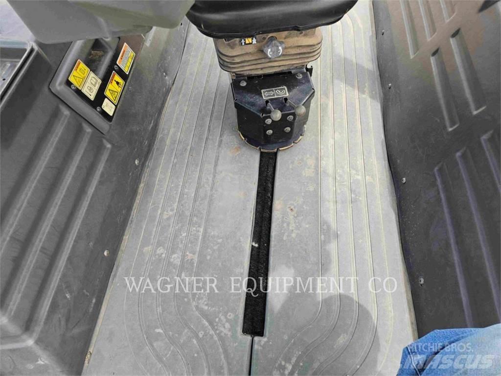 CAT CB64B Compactadores para terra