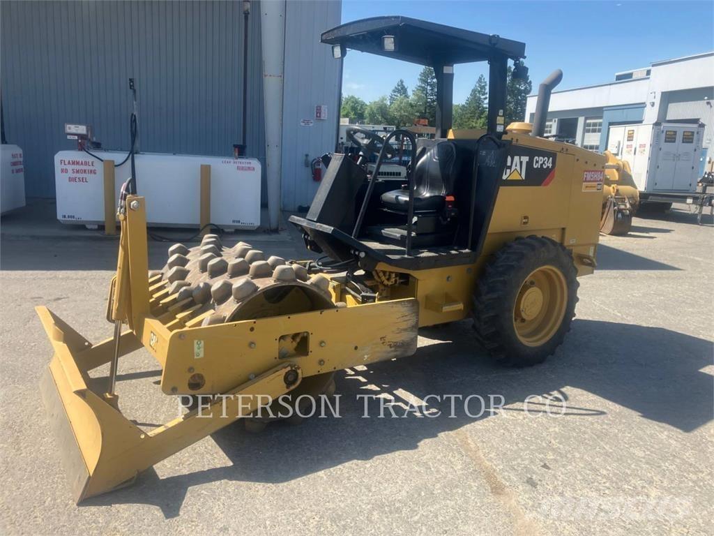 CAT CP34 Pavimentadoras de asfalto