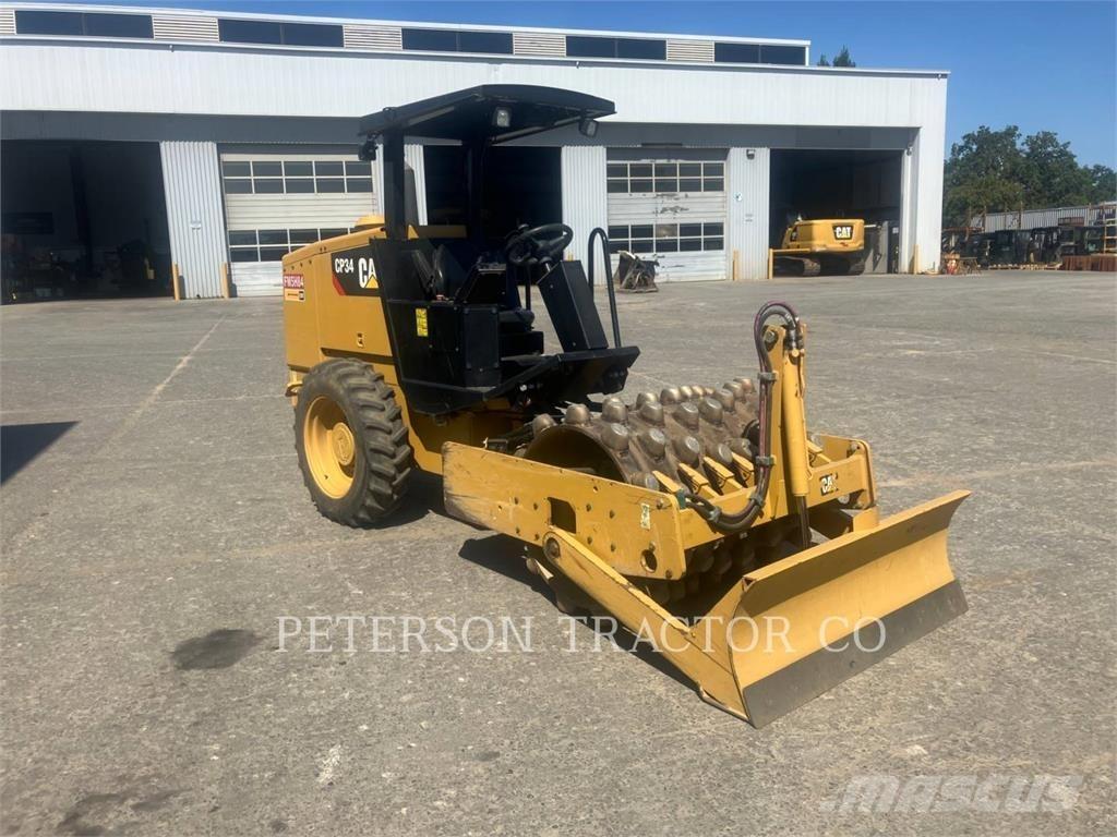 CAT CP34 Pavimentadoras de asfalto