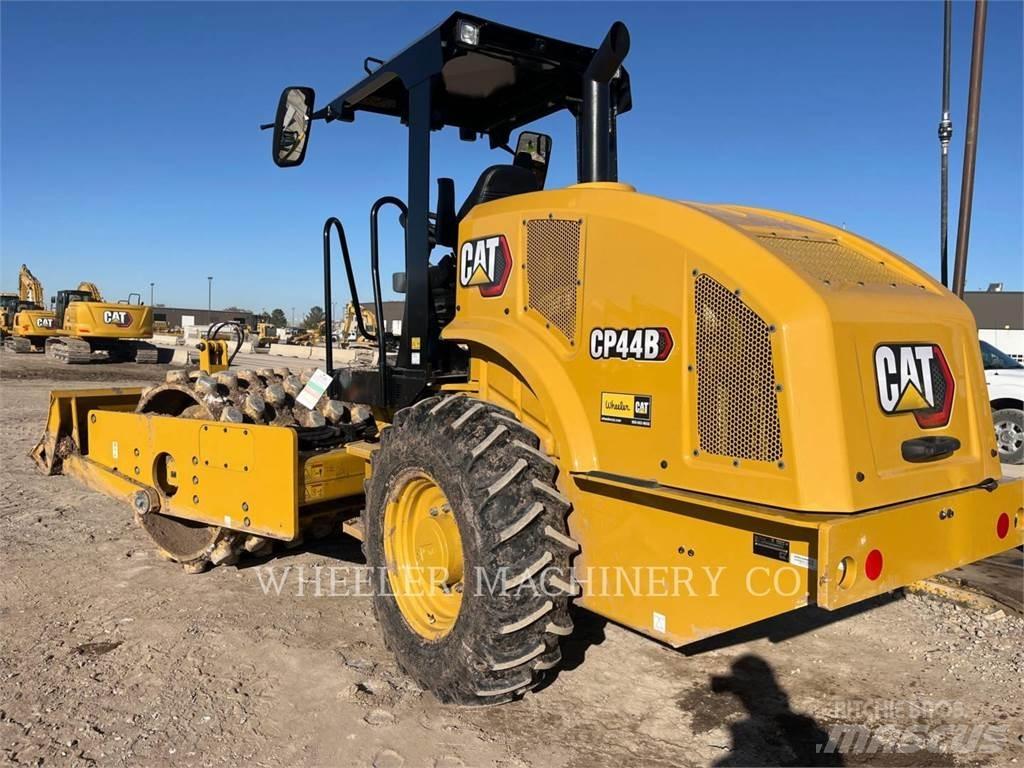 CAT CP44B Cilindros Compactadores monocilíndricos