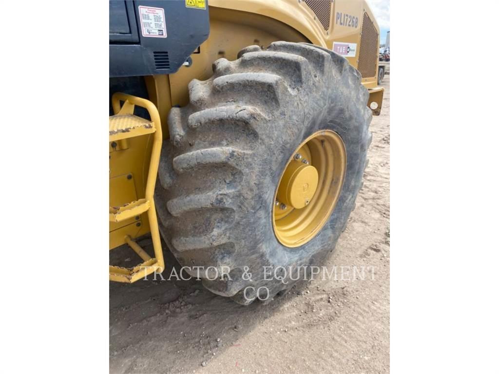 CAT CP56B Pavimentadoras de asfalto
