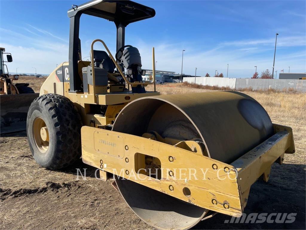 CAT CS54 Pavimentadoras de asfalto