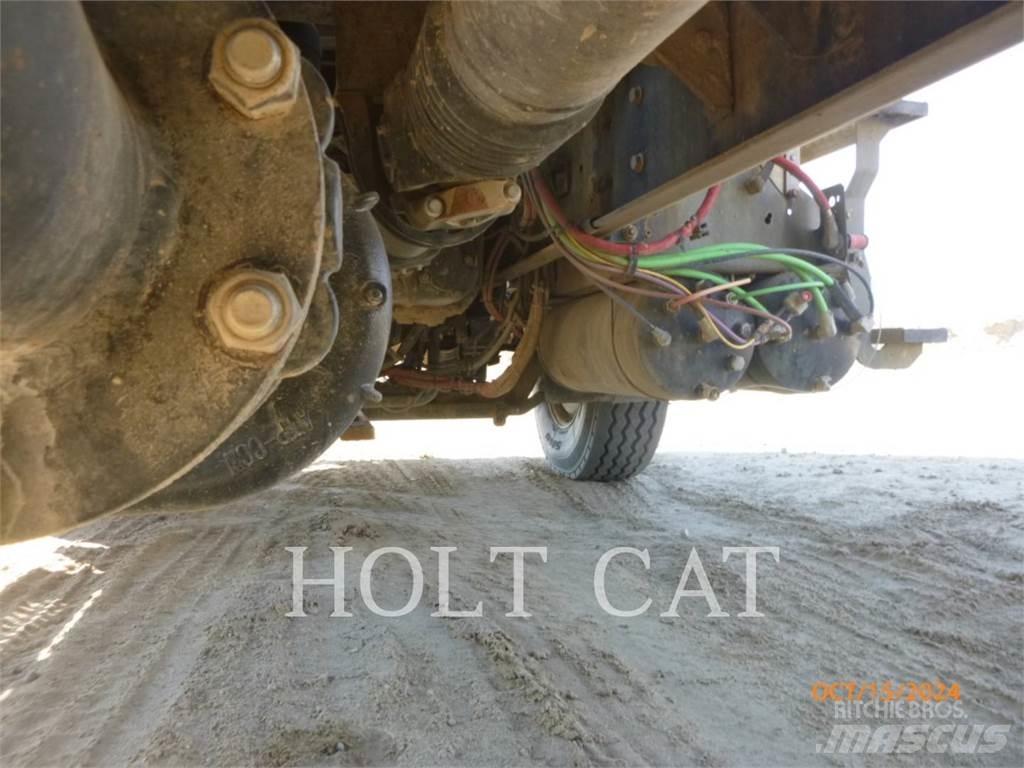 CAT CT660S SBA 6X4 Camiões-cisterna