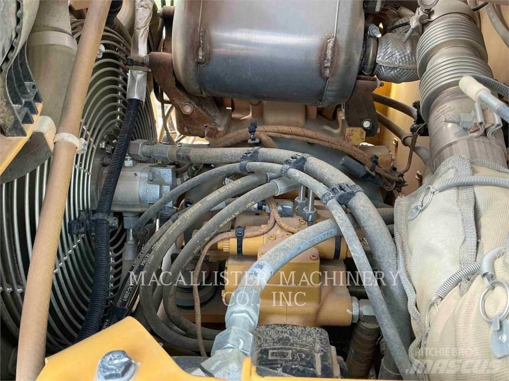 CAT CW16 Cilindros Compactadores de pneus