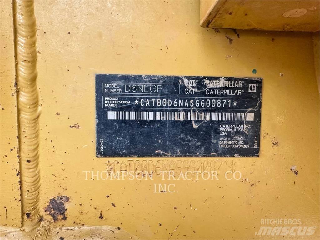 CAT D 6 N LGP Dozers - Tratores rastos