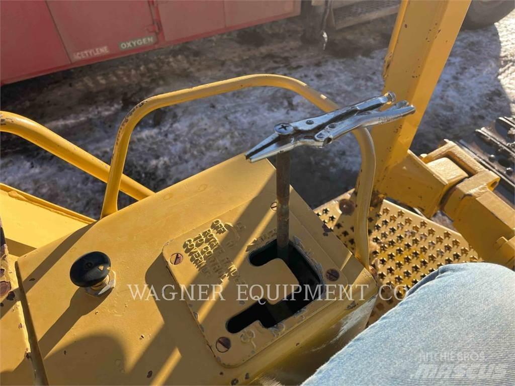 CAT D1 Dozers - Tratores rastos