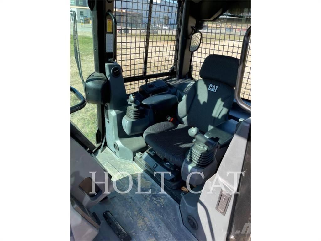 CAT D1 MULCHER Dozers - Tratores rastos