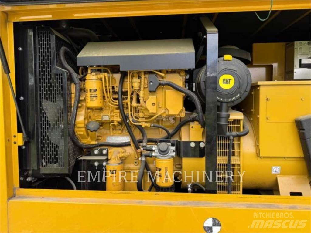 CAT D100 Geradores Diesel