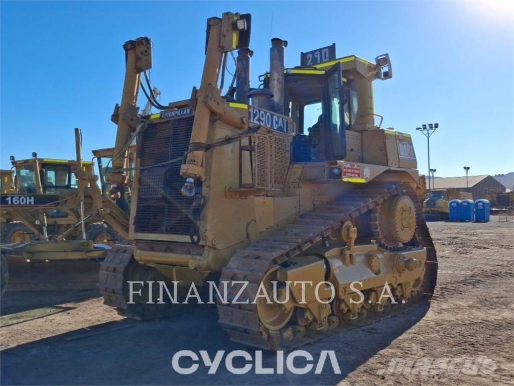 CAT D10T Dozers - Tratores rastos