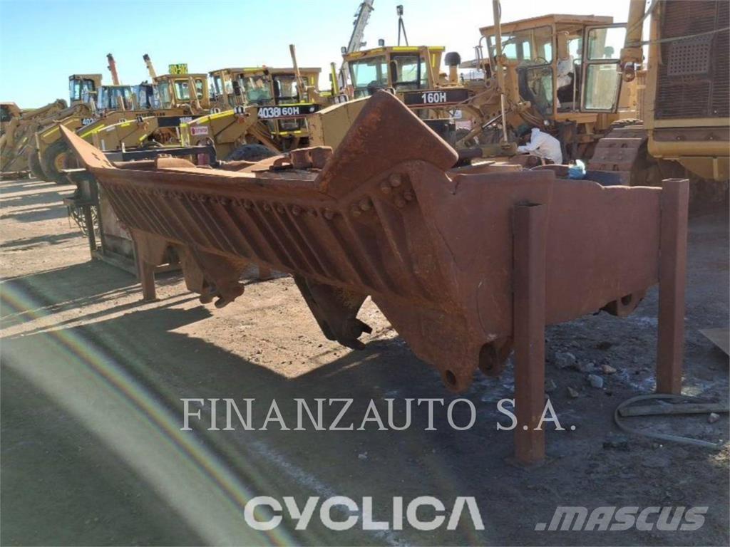CAT D10T Dozers - Tratores rastos