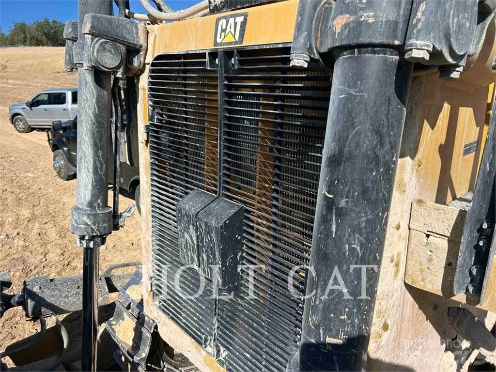 CAT D10T2 Dozers - Tratores rastos