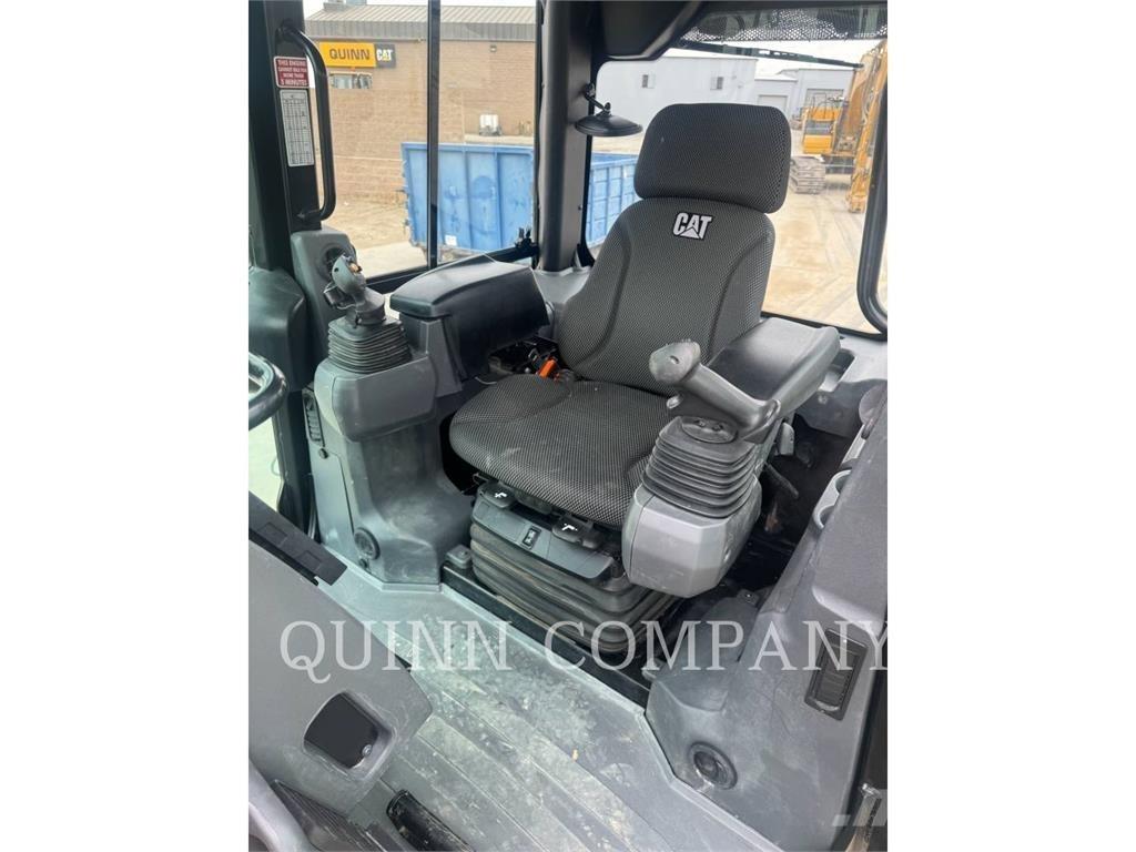 CAT D2 Retroescavadoras