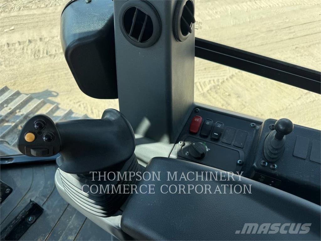 CAT D2-12 Dozers - Tratores rastos