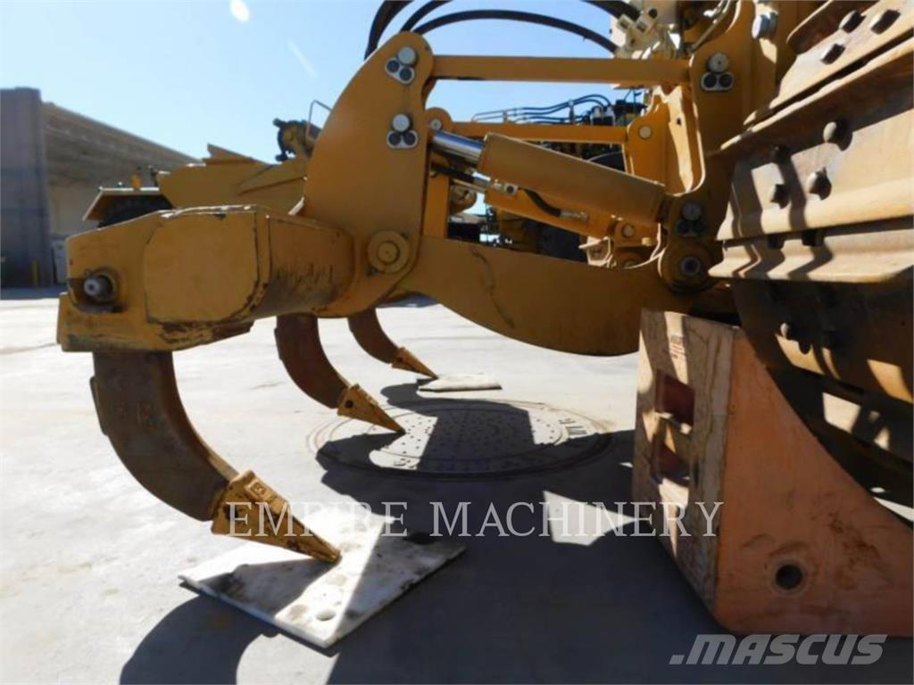 CAT D3-12 ARO Dozers - Tratores rastos