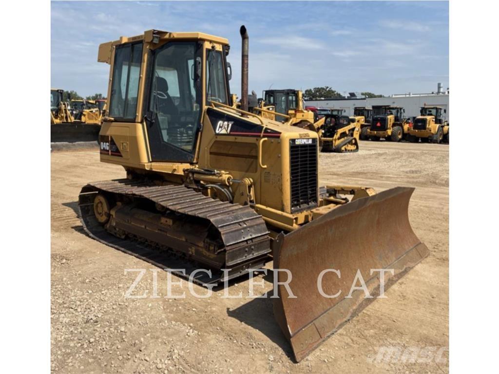 CAT D4GLGP Dozers - Tratores rastos