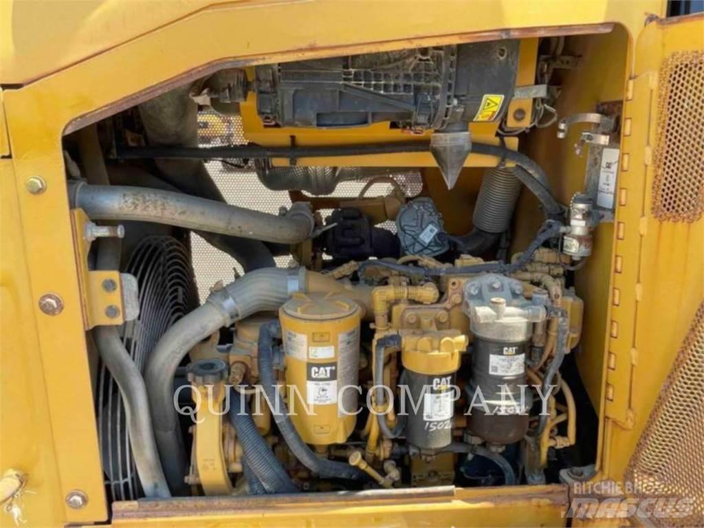 CAT D4K2 XL Dozers - Tratores rastos