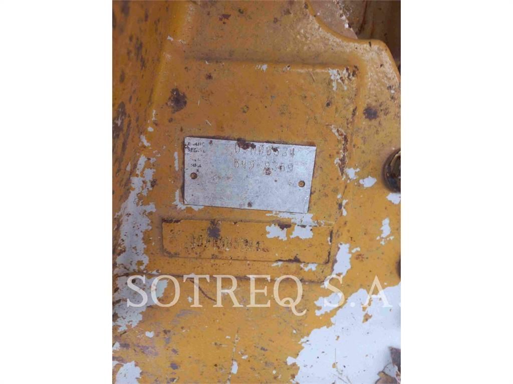 CAT D5 Dozers - Tratores rastos