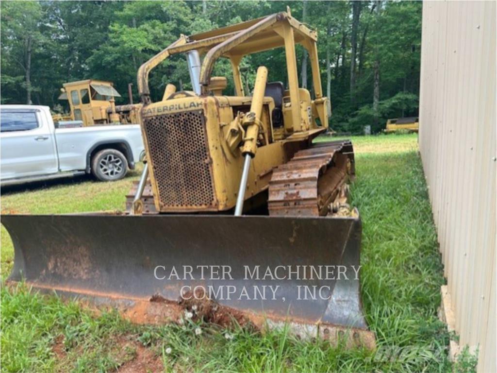 CAT D5 Dozers - Tratores rastos