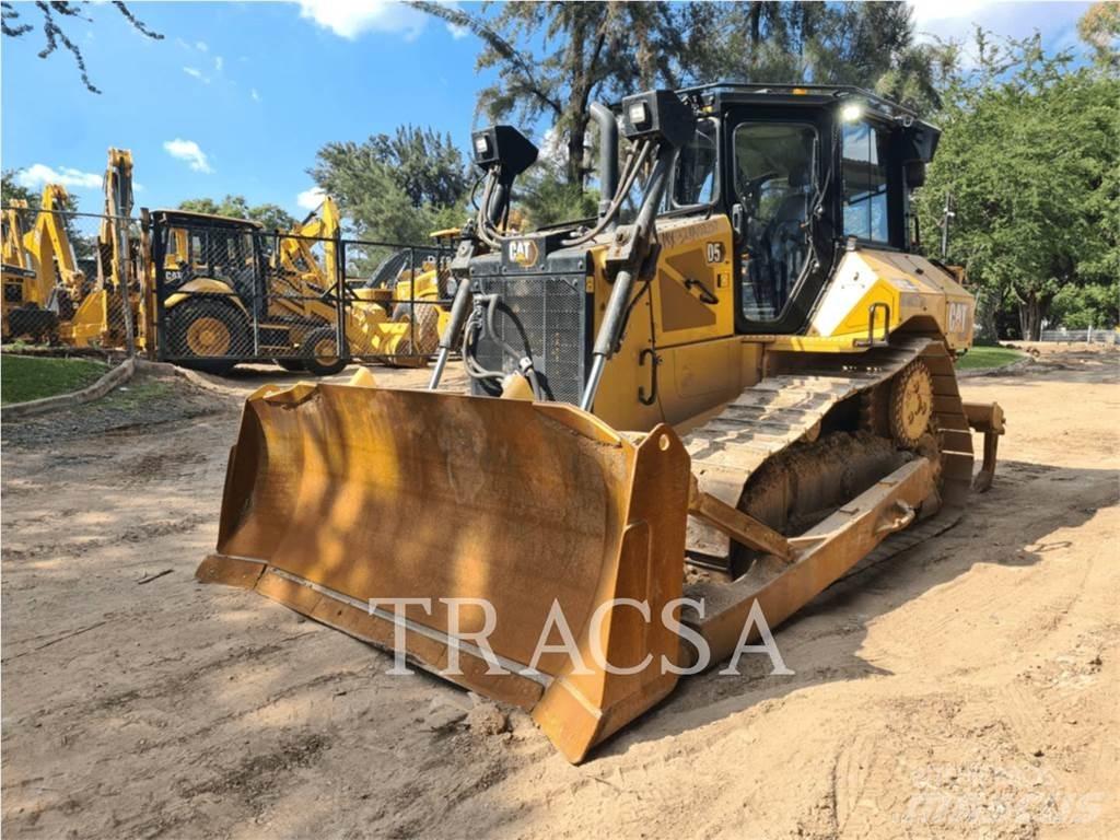 CAT D5 Dozers - Tratores rastos