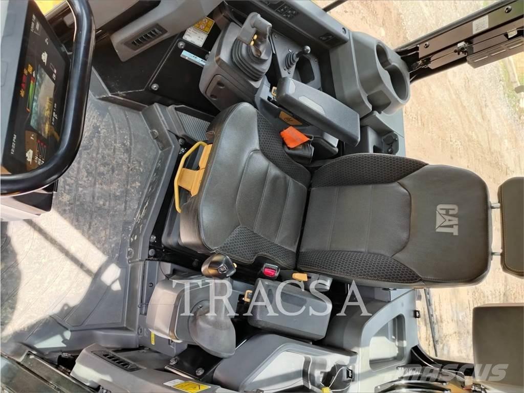 CAT D5 Dozers - Tratores rastos