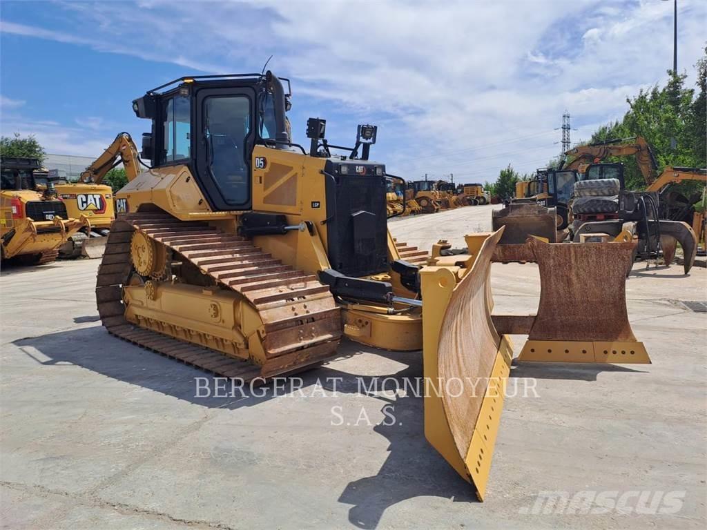 CAT D5 Dozers - Tratores rastos
