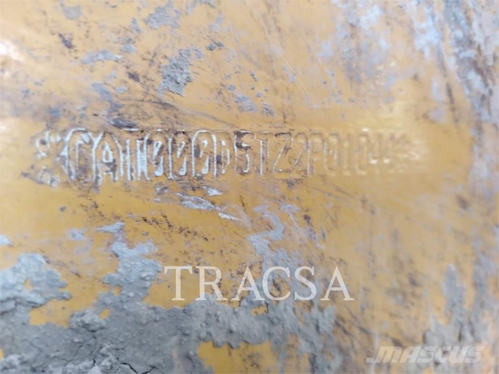 CAT D5 Dozers - Tratores rastos